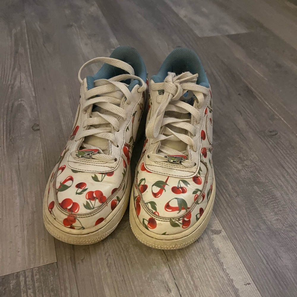AIRFORCES cherry